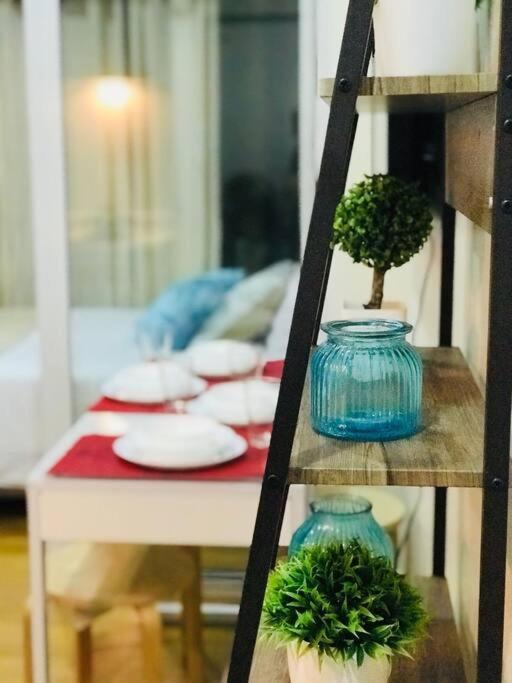 Acqua Private Residence Livingstone Tower Condo Unit With Free Wifi Manila Exterior foto
