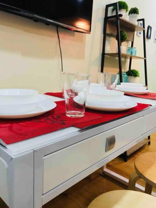 Acqua Private Residence Livingstone Tower Condo Unit With Free Wifi Manila Exterior foto